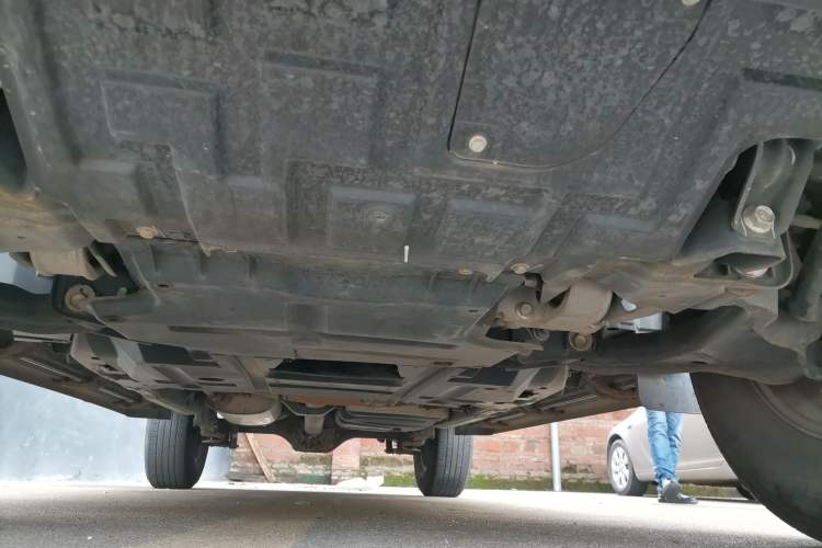 Used Nissan Navara 2019 2.5L Manual 4x4 Comfort Edition China VI QR25 Chassis Front