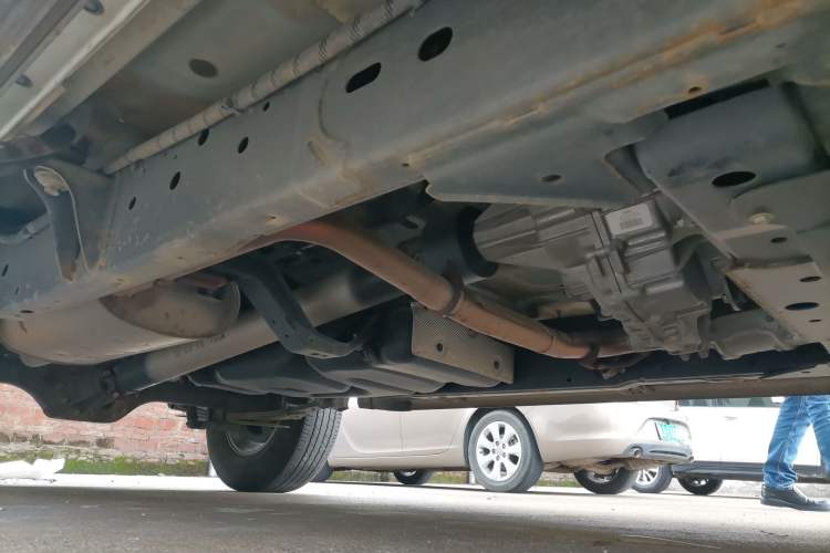 Used Nissan Navara 2019 2.5L Manual 4x4 Comfort Edition China VI QR25 Chassis Front Right