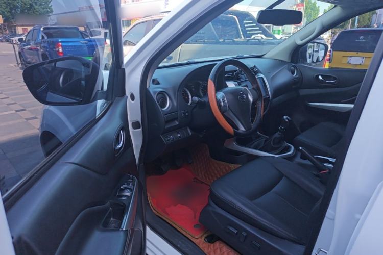 Used Nissan Navara 2019 2.5L Manual Two-Wheel Drive Flagship Version China VI Standard QR25 Driver Seat