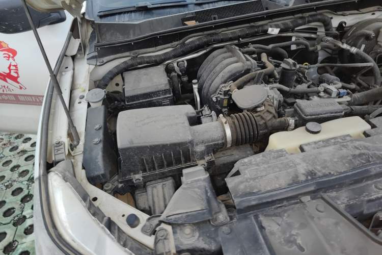 Used Nissan Navara 2019 2.5L Manual 4x4 Comfort Edition China VI QR25 Engine Bay Right