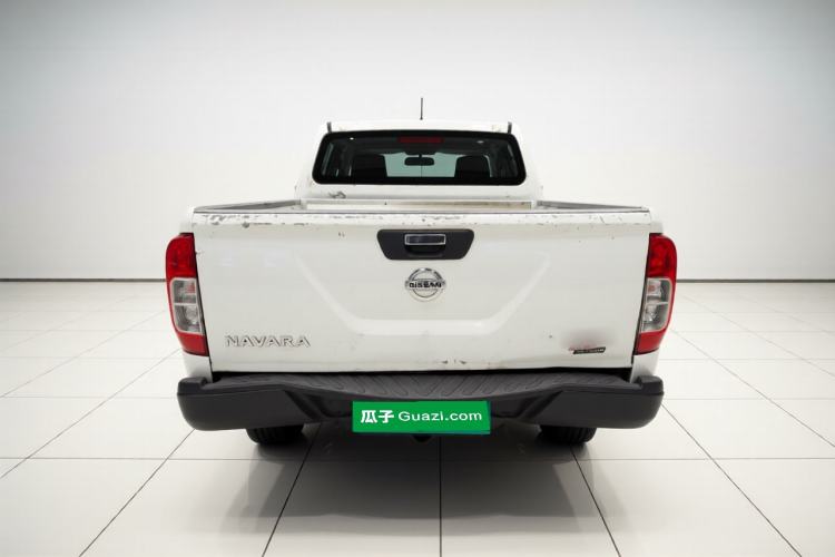 Used Nissan Navara 2019 2.5L Manual Two-Wheel Drive Comfort Version China VI QR25 Exterior 4