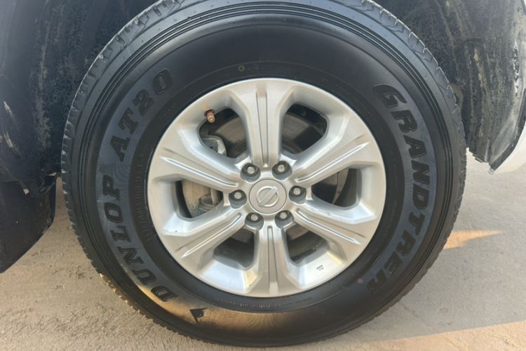 Used Nissan Navara 2019 2.5L Manual Two-Wheel Drive Comfort Version China VI QR25 Exterior 7