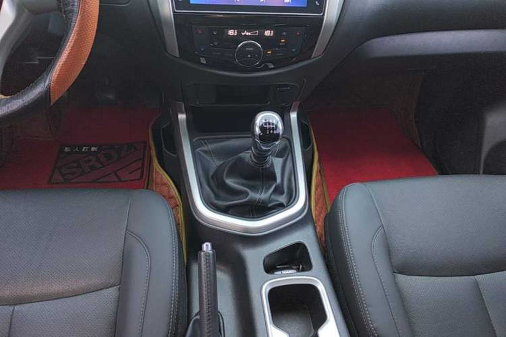 Used Nissan Navara 2019 2.5L Manual Two-Wheel Drive Flagship Version China VI Standard QR25 Gear Lever