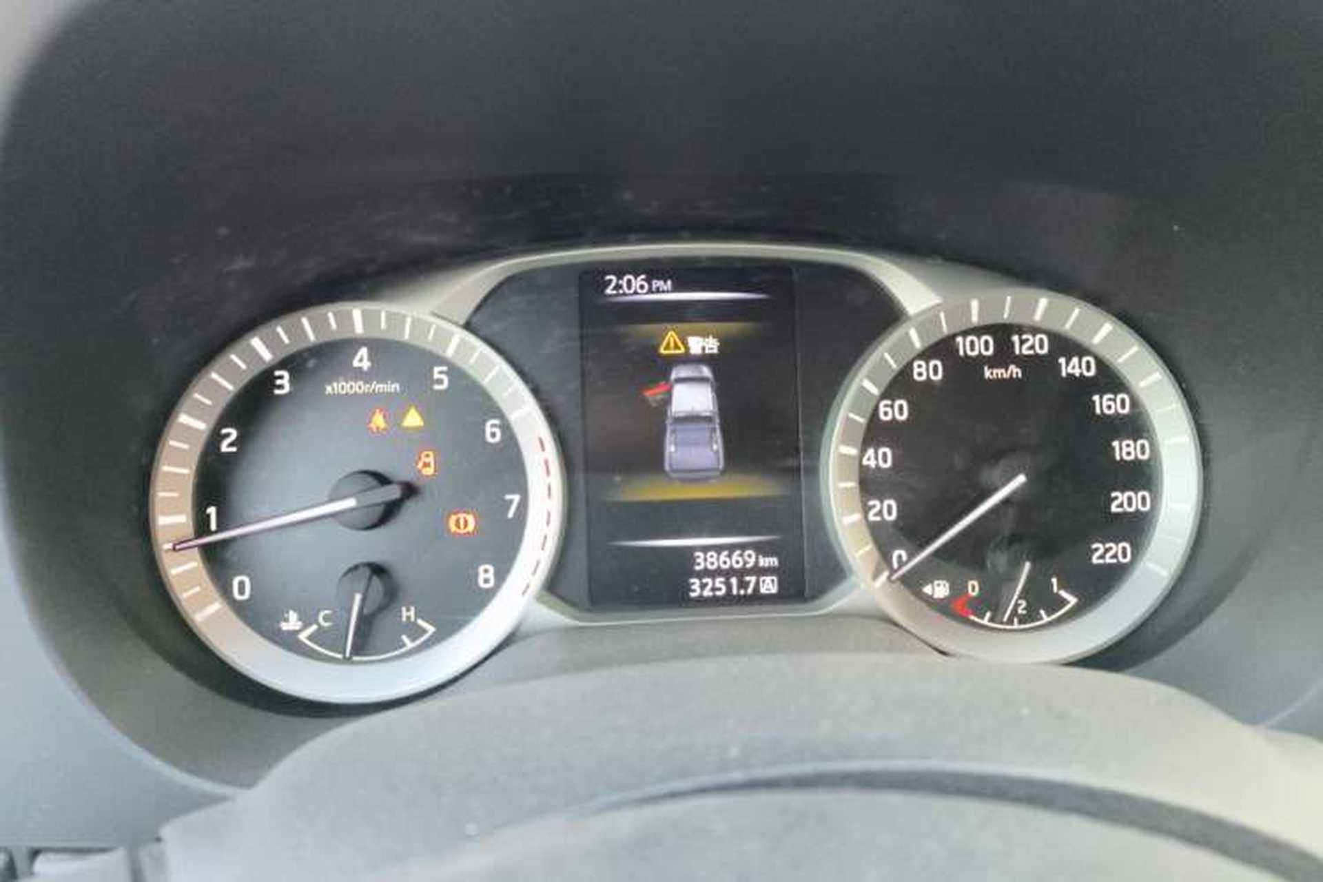 Used Nissan Navara 2019 2.5L Manual Two-Wheel Drive Comfort Version China VI QR25 Instrument Cluster