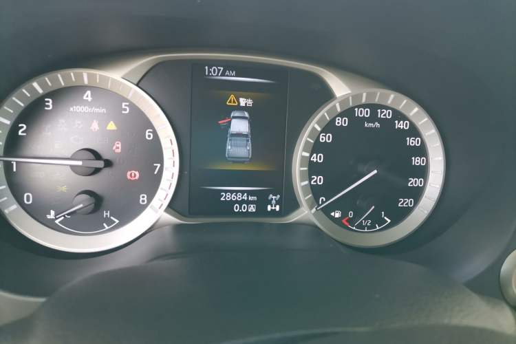 Used Nissan Navara 2019 2.5L Manual 4x4 Comfort Edition China VI QR25 Instrument Cluster