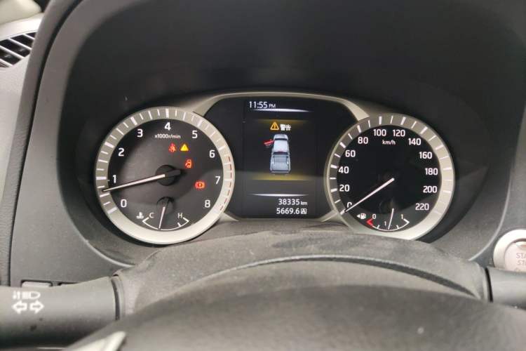 Used Nissan Navara 2019 2.5L Manual Two-Wheel Drive Comfort Version China VI QR25 Instrument Cluster