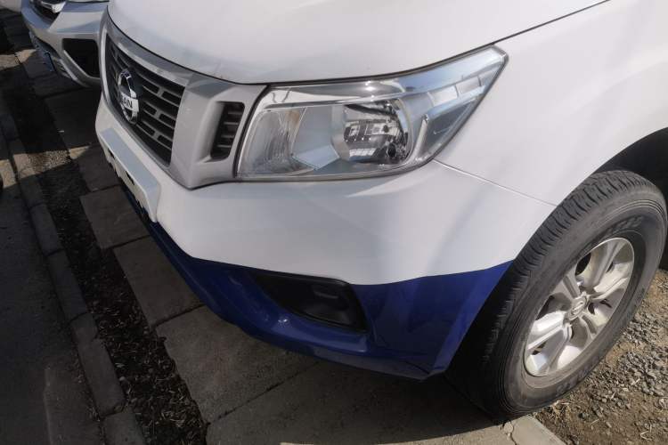 Used Nissan Navara 2019 2.5L Manual Two-Wheel Drive Comfort Version China VI QR25 Left Front Headlight