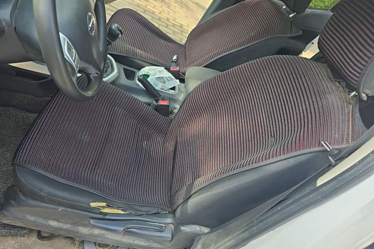 Used Nissan Navara 2019 2.5L Manual Two-Wheel Drive Comfort Version China VI QR25 Left Front Seat