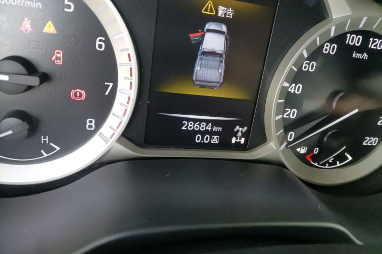 Used Nissan Navara 2019 2.5L Manual 4x4 Comfort Edition China VI QR25 Odometer Close Up