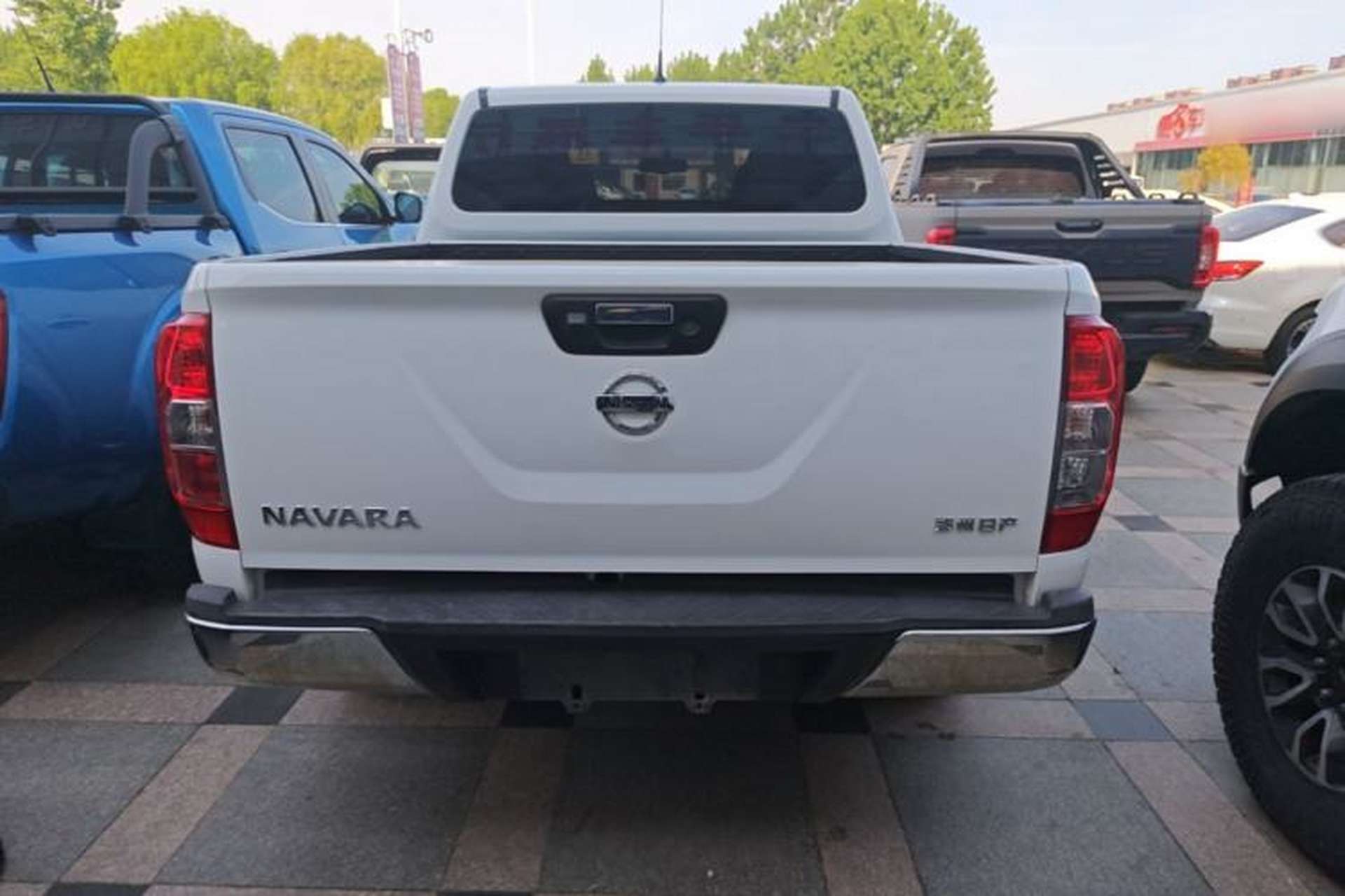 Used Nissan Navara 2019 2.5L Manual Two-Wheel Drive Flagship Version China VI Standard QR25 Rear