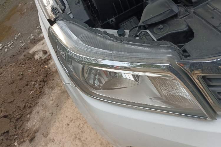 Used Nissan Navara 2019 2.5L Manual 4x4 Comfort Edition China VI QR25 Right Front Headlight