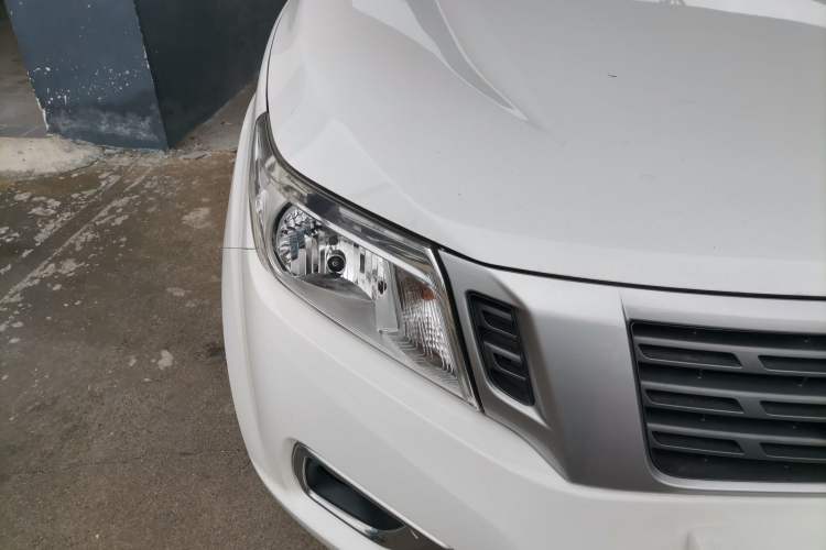 Used Nissan Navara 2019 2.5L Manual 4x4 Comfort Edition China VI QR25 Right Front Headlight
