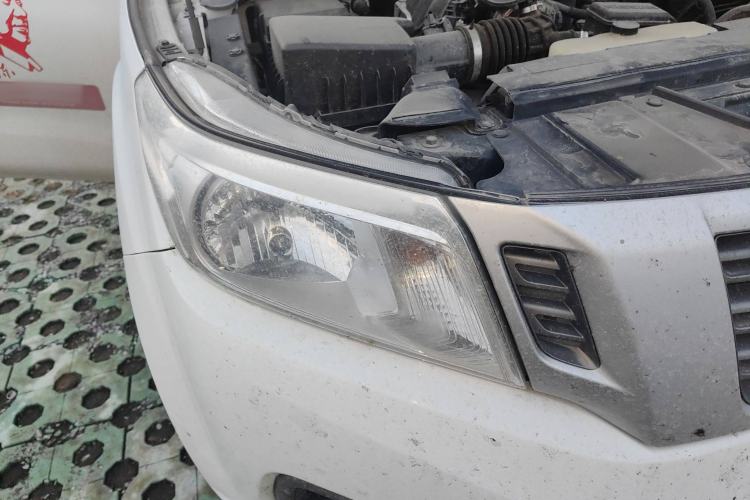 Used Nissan Navara 2019 2.5L Manual 4x4 Comfort Edition China VI QR25 Right Front Headlight