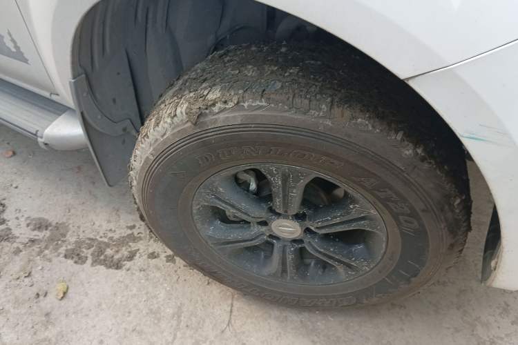 Used Nissan Navara 2019 2.5L Manual 4x4 Comfort Edition China VI QR25 Right Front Wheel Hub