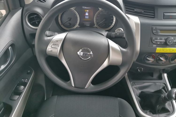 Used Nissan Navara 2019 2.5L Manual 4x4 Comfort Edition China VI QR25 Steering Wheel