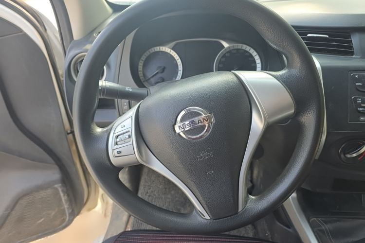 Used Nissan Navara 2019 2.5L Manual Two-Wheel Drive Comfort Version China VI QR25 Steering Wheel