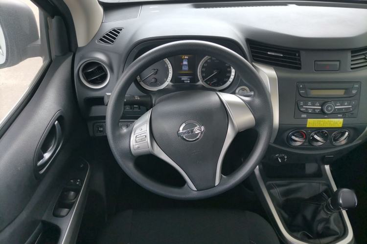 Used Nissan Navara 2019 2.5L Manual 4x4 Comfort Edition China VI QR25 Steering Wheel