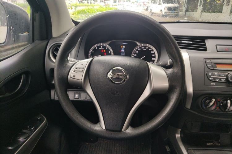 Used Nissan Navara 2019 2.5L Manual Two-Wheel Drive Comfort Version China VI QR25 Steering Wheel