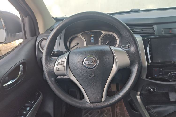 Used Nissan Navara 2019 2.5L Manual 4x4 Premium Version China VI QR25 Steering Wheel