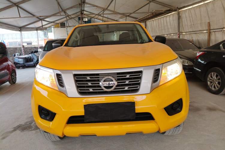 Used Nissan Navara 2019 2.5L Manual Two-Wheel Drive Comfort Version China VI QR25 Front