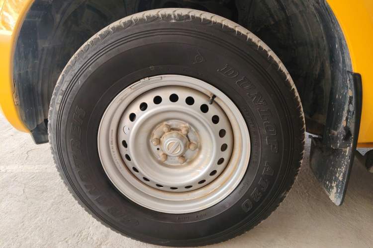 Used Nissan Navara 2019 2.5L Manual Two-Wheel Drive Comfort Version China VI QR25 Left Front Wheel Hub