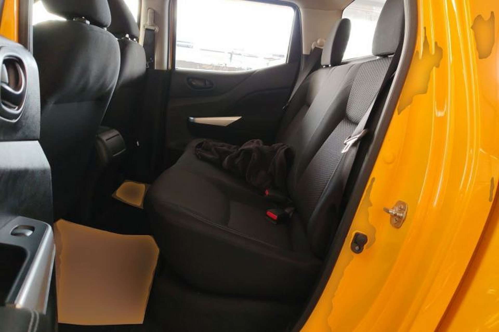 Used Nissan Navara 2019 2.5L Manual Two-Wheel Drive Comfort Version China VI QR25 Left Rear Seat