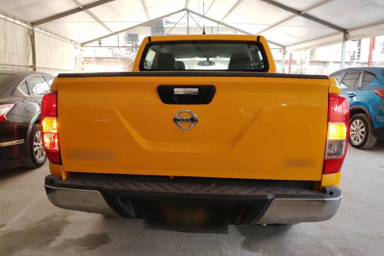 Used Nissan Navara 2019 2.5L Manual Two-Wheel Drive Comfort Version China VI QR25 Rear