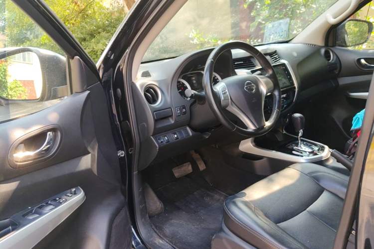 Used Nissan Navara 2021 2.5L Automatic 4x4 Premium Version QR25 Driver Seat
