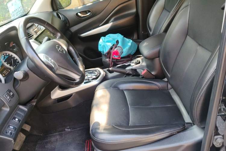 Used Nissan Navara 2021 2.5L Automatic 4x4 Premium Version QR25 Left Front Seat