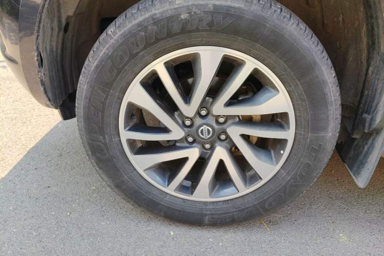 Used Nissan Navara 2021 2.5L Automatic 4x4 Premium Version QR25 Left Front Wheel Hub