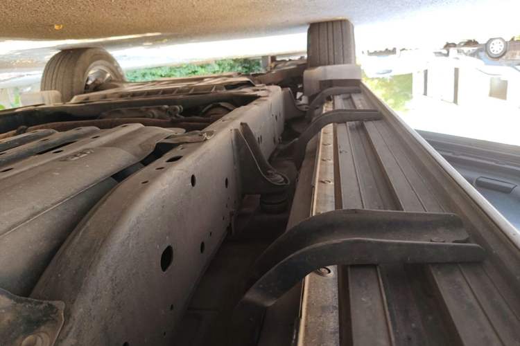 Used Nissan Navara 2021 2.5L Automatic 4x4 Premium Version QR25 Left Side Sill