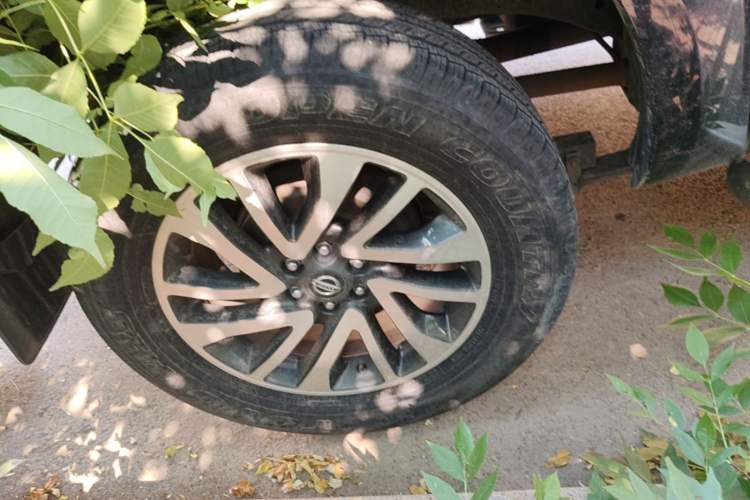 Used Nissan Navara 2021 2.5L Automatic 4x4 Premium Version QR25 Right Rear Wheel Hub