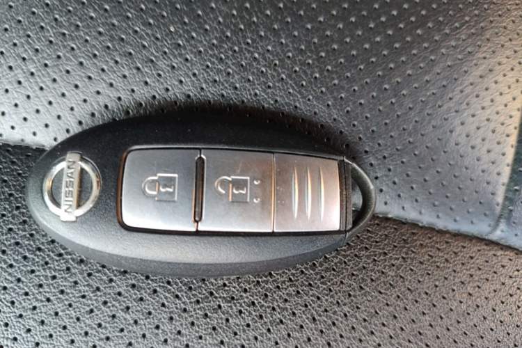 Used Nissan Navara 2021 2.5L Automatic 4x4 Premium Version QR25 Vehicle Key