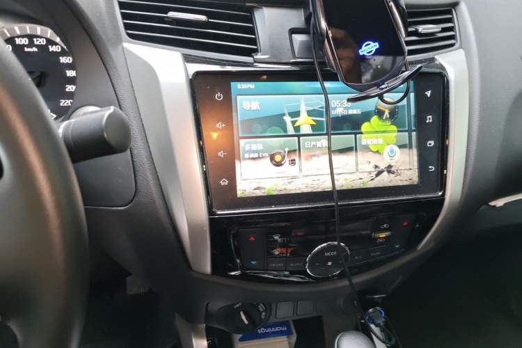Used Nissan Navara 2021 2.5L Automatic 4x4 Premium Version QR25 Audio And AC Panel