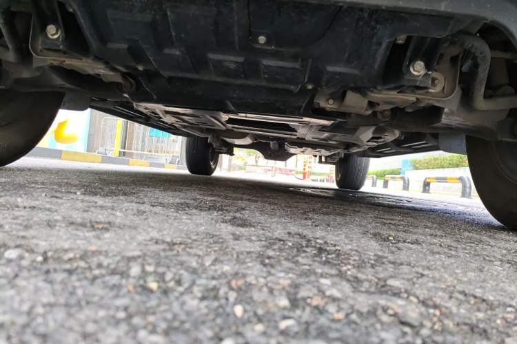Used Nissan Navara 2021 2.5L Automatic 4x4 Premium Version QR25 Chassis Front