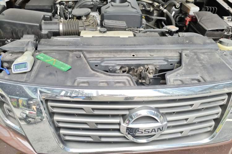 Used Nissan Navara 2021 2.5L Automatic 4x4 Premium Version QR25 Engine Bay