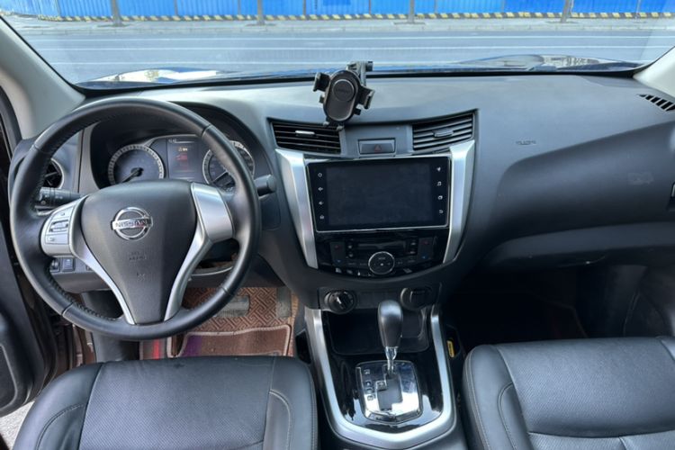 Used Nissan Navara 2021 2.5L Automatic 4x4 Premium Version QR25 Interior 1