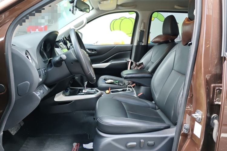 Used Nissan Navara 2021 2.5L Automatic 4x4 Premium Version QR25 Left Front Seat