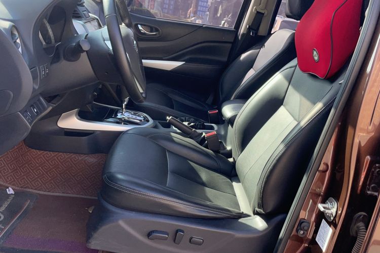Used Nissan Navara 2021 2.5L Automatic 4x4 Premium Version QR25 Left Front Seat