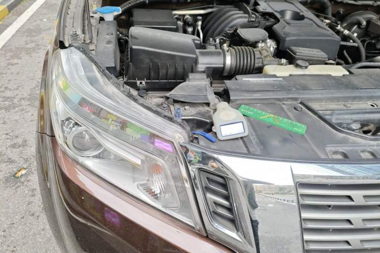 Used Nissan Navara 2021 2.5L Automatic 4x4 Premium Version QR25 Right Front Headlight