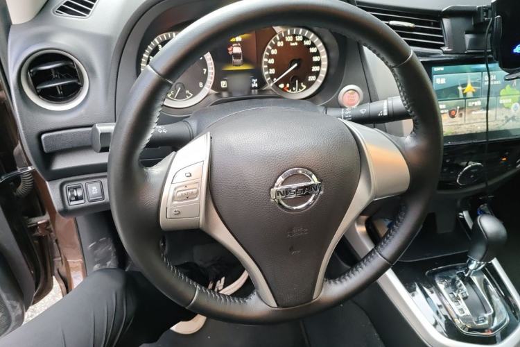 Used Nissan Navara 2021 2.5L Automatic 4x4 Premium Version QR25 Steering Wheel