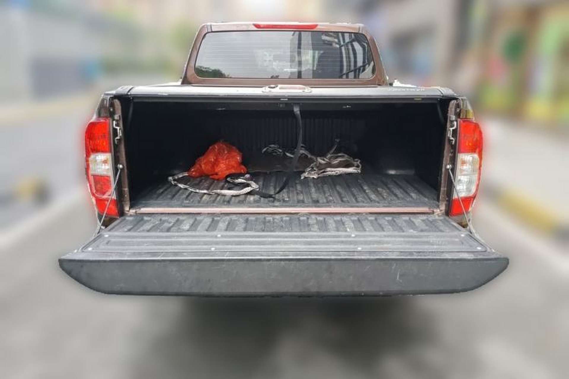 Used Nissan Navara 2021 2.5L Automatic 4x4 Premium Version QR25 Trunk