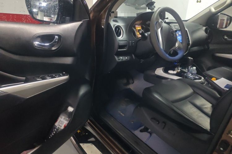 Used Nissan Navara 2021 2.5L Automatic 4x4 Premium Version QR25 Driver Seat