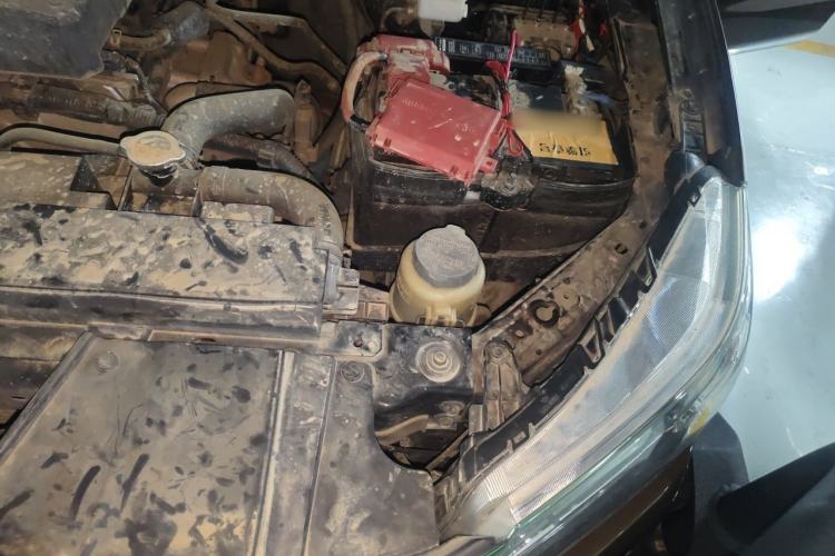 Used Nissan Navara 2021 2.5L Automatic 4x4 Premium Version QR25 Engine Bay Left