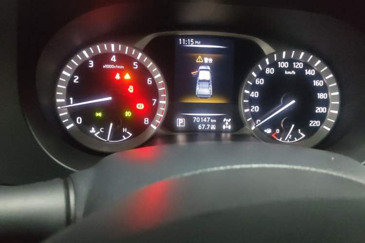 Used Nissan Navara 2021 2.5L Automatic 4x4 Premium Version QR25 Odometer Close Up