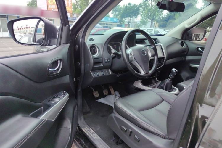 Used Nissan Navara 2021 2.5L Revised Version Manual Transmission Two-Wheel Drive Flagship QR25 Driver Seat