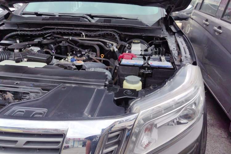Used Nissan Navara 2021 2.5L Revised Version Manual Transmission Two-Wheel Drive Flagship QR25 Engine Bay Left