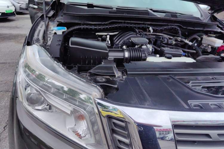Used Nissan Navara 2021 2.5L Revised Version Manual Transmission Two-Wheel Drive Flagship QR25 Engine Bay Right