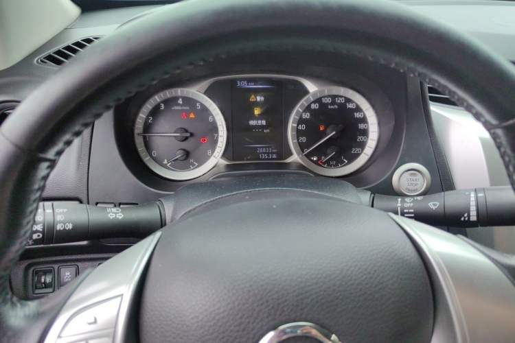 Used Nissan Navara 2021 2.5L Revised Version Manual Transmission Two-Wheel Drive Flagship QR25 Instrument Cluster