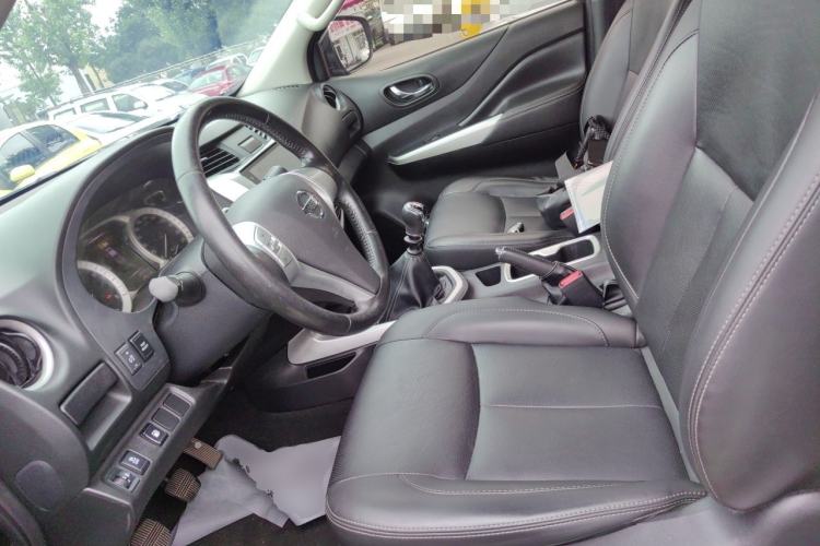 Used Nissan Navara 2021 2.5L Revised Version Manual Transmission Two-Wheel Drive Flagship QR25 Left Front Seat